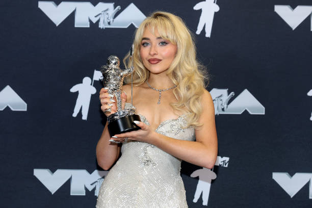 Sabrina Carpenter, winner of the Song of the Year award for "Espresso,” poses in the press room during the 2024 MTV Video Music Awards at UBS Arena on September 11, 2024 in Elmont, New York. — frame 22/26 (612×408)