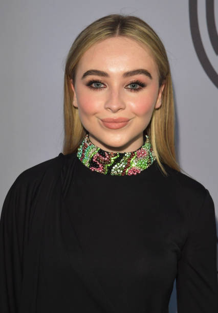Singer Sabrina Carpenter attends 19th Annual Post-Golden Globes Party hosted by Warner Bros. Pictures and InStyle at The Beverly Hilton Hotel on January 7, 2018 in Beverly Hills, California. — frame 3/3 (426×612)