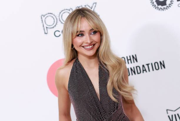 Singer Sabrina Carpenter attends the 30th annual Elton John AIDS Foundation 94th Oscars Viewing Party in Los Angeles, California on March 27, 2022. — frame 16/18 (612×412)