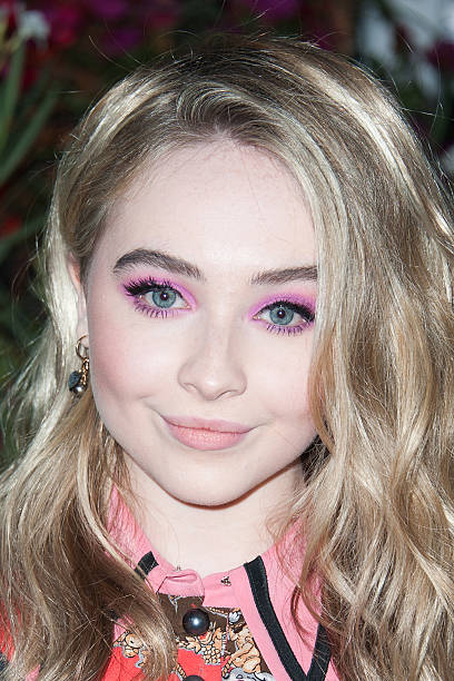 Singer Sabrina Carpenter attends the Teen Vogue Celebrates 14th Annual Young Hollywood Issue at the Reel Inn on September 23, 2016 in Malibu, California. — frame 4/7 (408×612)