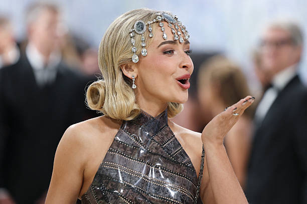 Singer Songwriter and Actress (612×408)